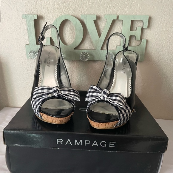 Rampage heels black and white gingham bow. Size 9M. Gently used. - Picture 2 of 10